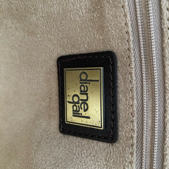 EUC Diane Gail - Picture 9 of 11